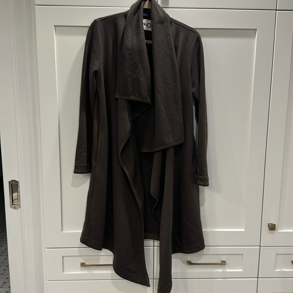 Cozy Ugg sweatshirt wrap